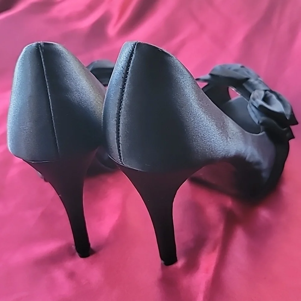 BLACK SATIN PEEP TOE sz 9.5 big bow sexy ♥️ 🔥 platform stiletto heels